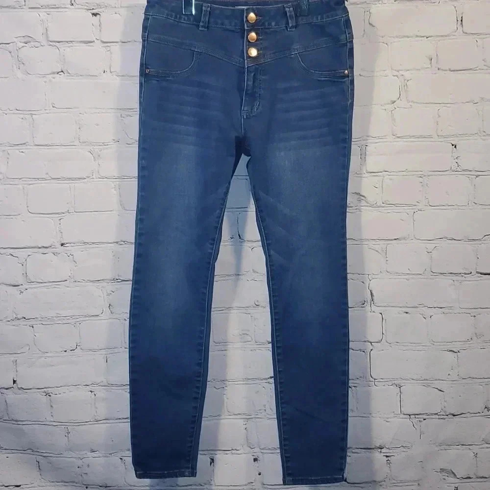 Refuge Jeans Womens Size 6 Denim 3 Button Closure High Waisted Skinny Leg